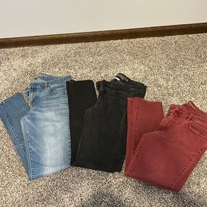 3 pairs American Eagle jeans